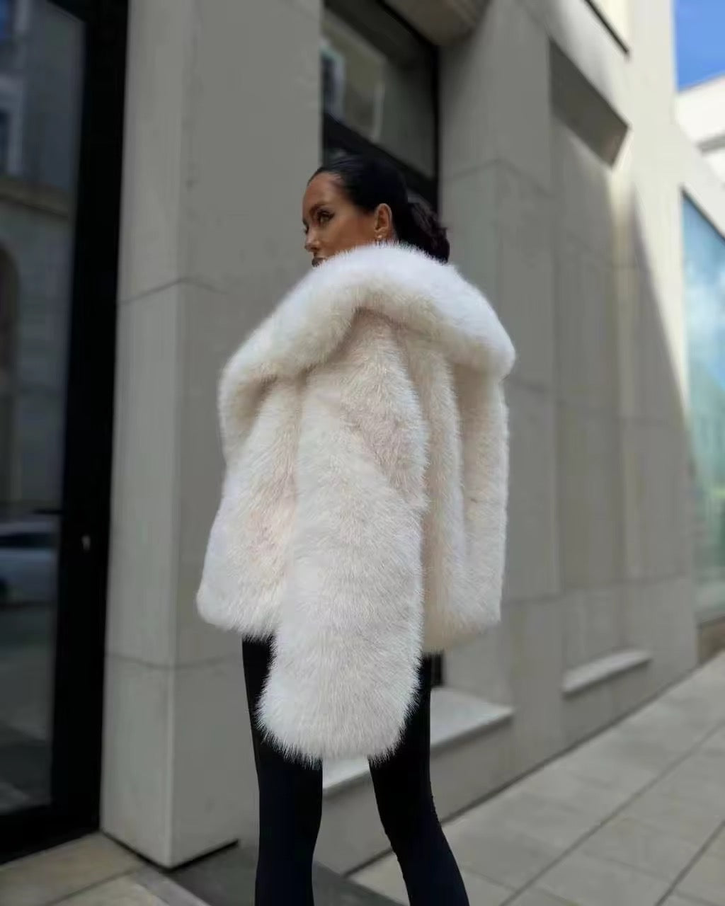 Anaïs fake fur jacket- white