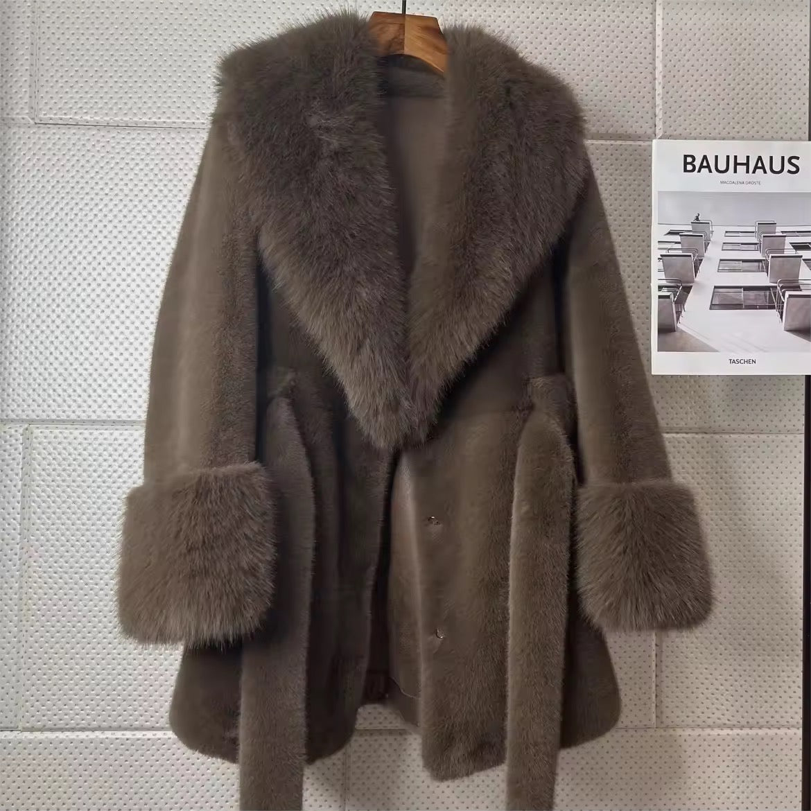 Carrie fake fur coat- brown