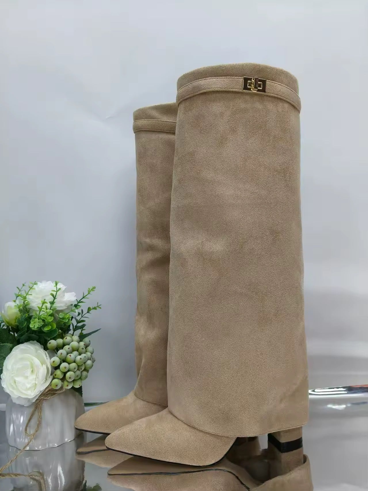 Macy boots- beige suede