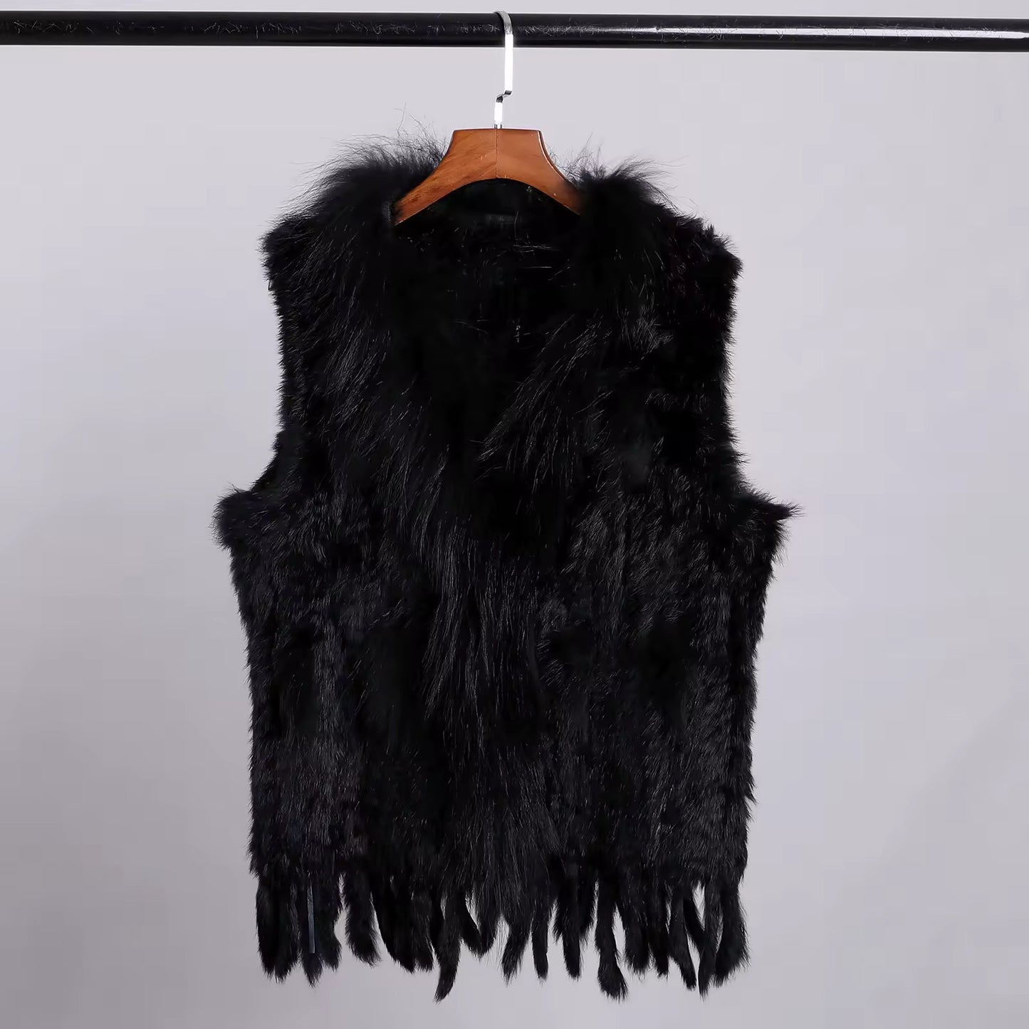 Macy fur vest- black