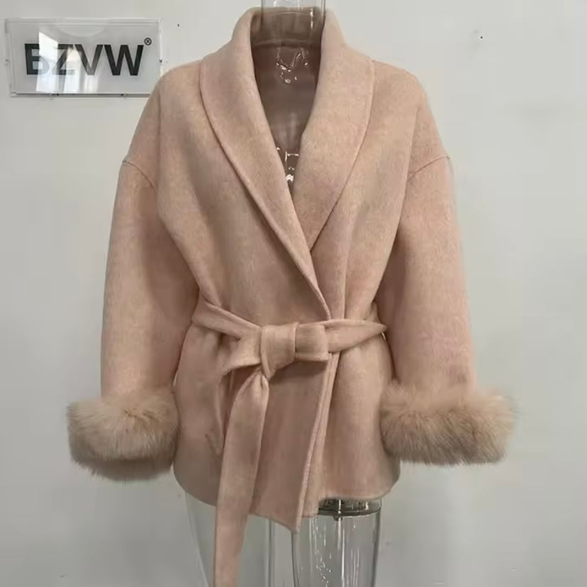 Betsy fake fur coat- blush
