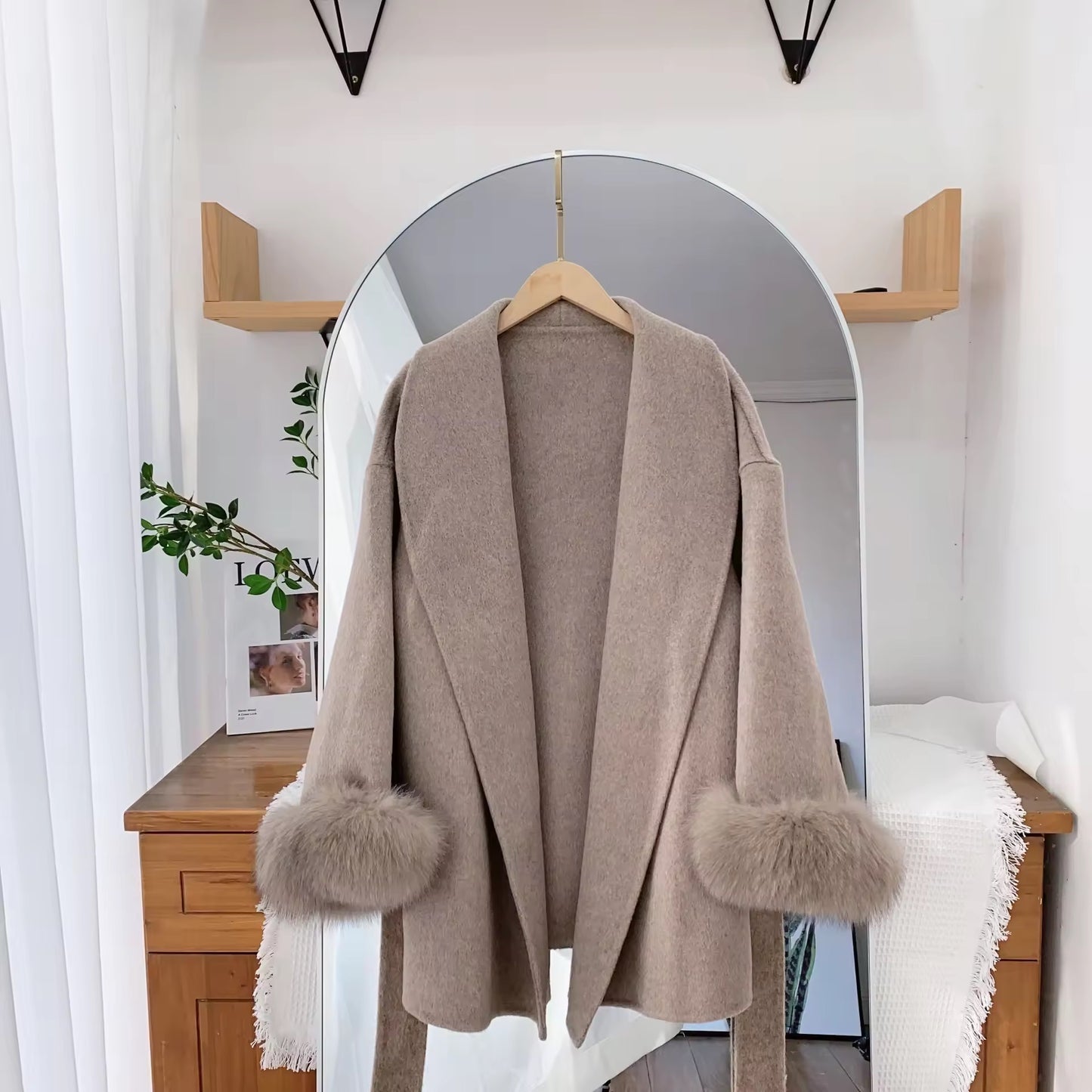 Betsy fur coat- deep beige