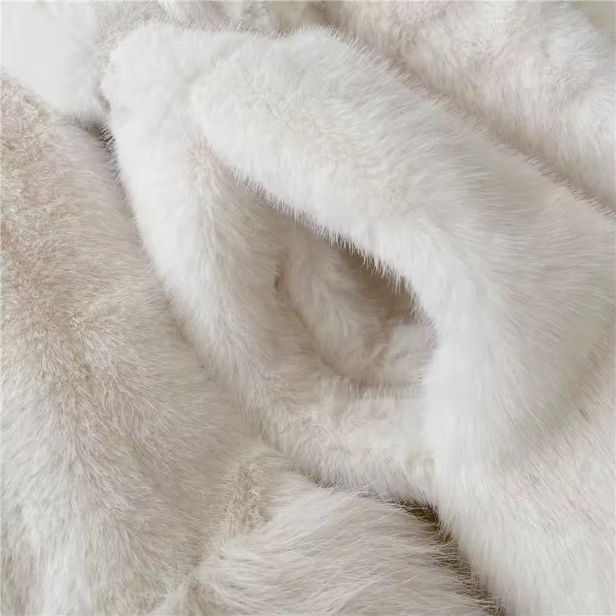 Carrie fake fur coat- beige