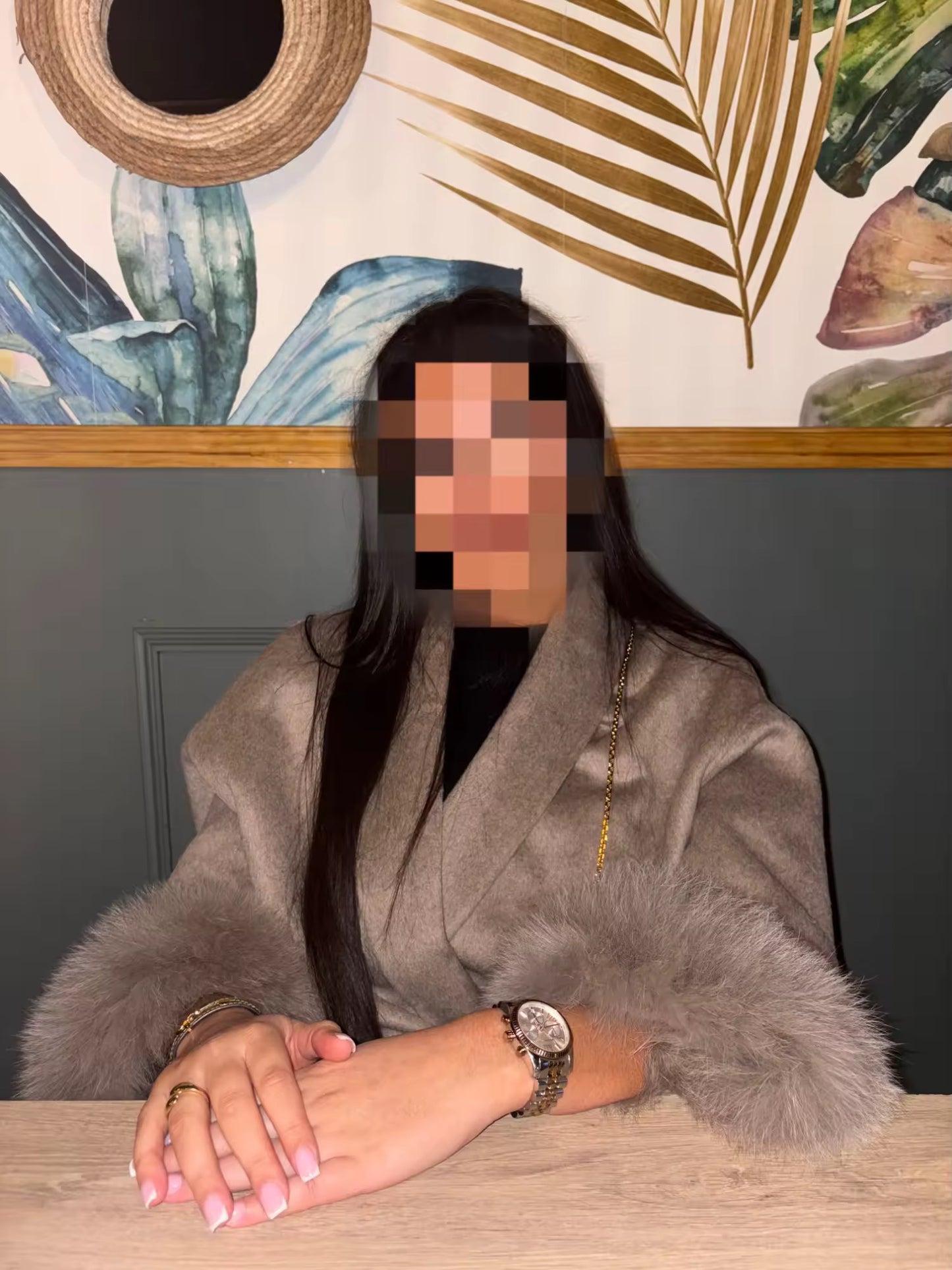 Betsy fake fur coat- deep beige