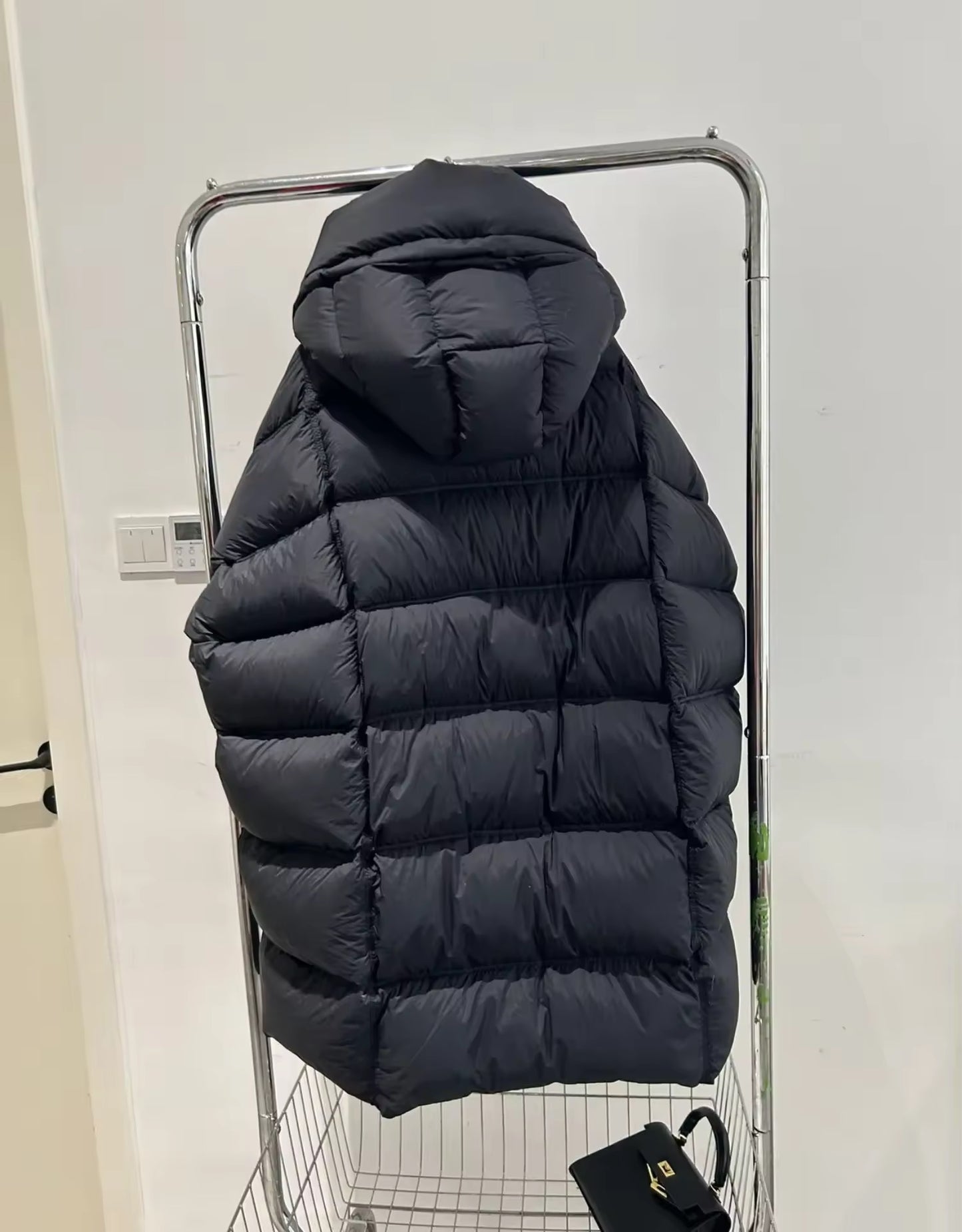 Margaret down coat- black