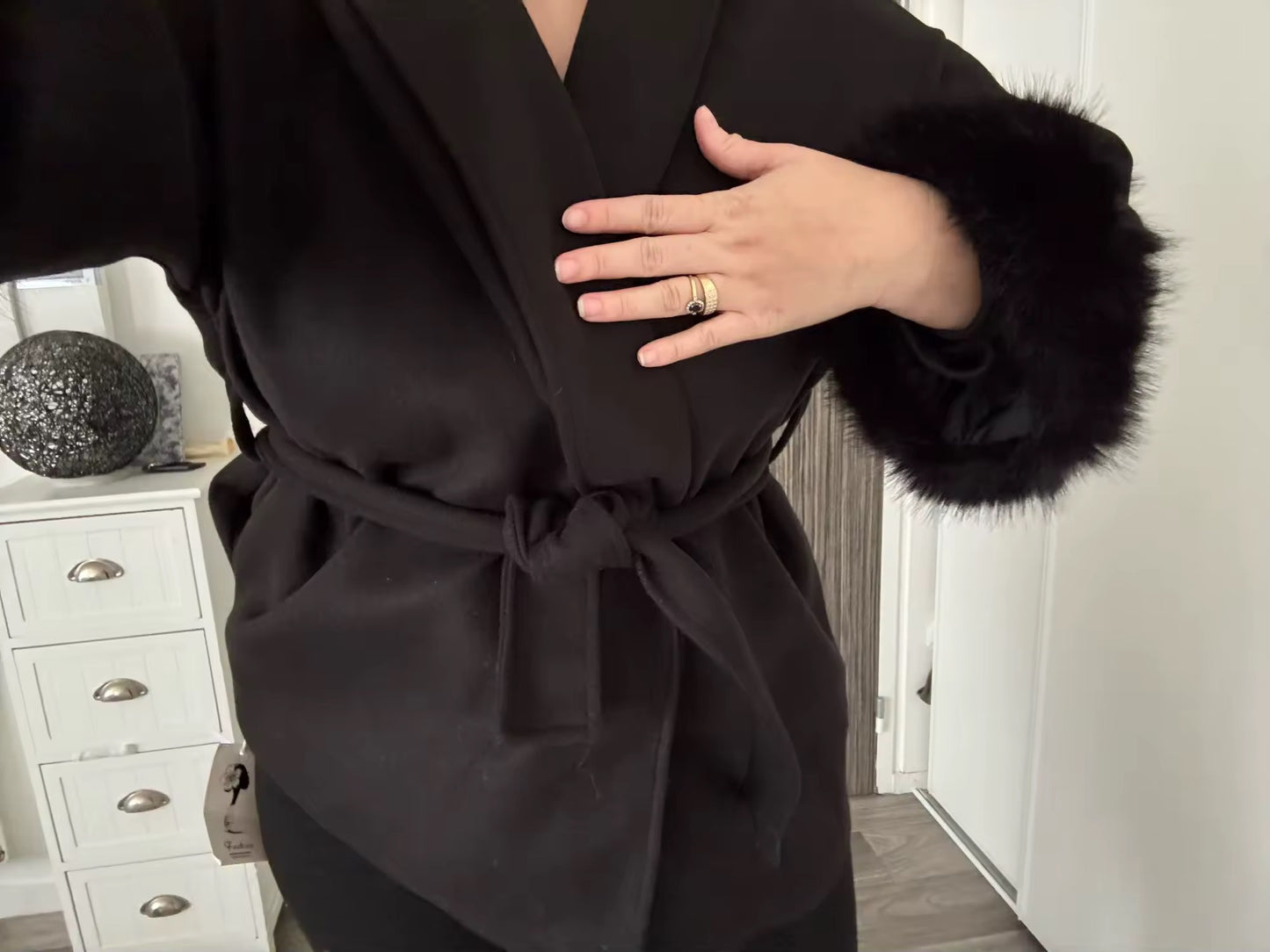 Betsy fake fur coat- black