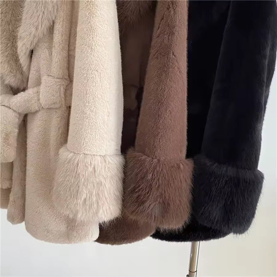 Carrie fake fur coat- beige