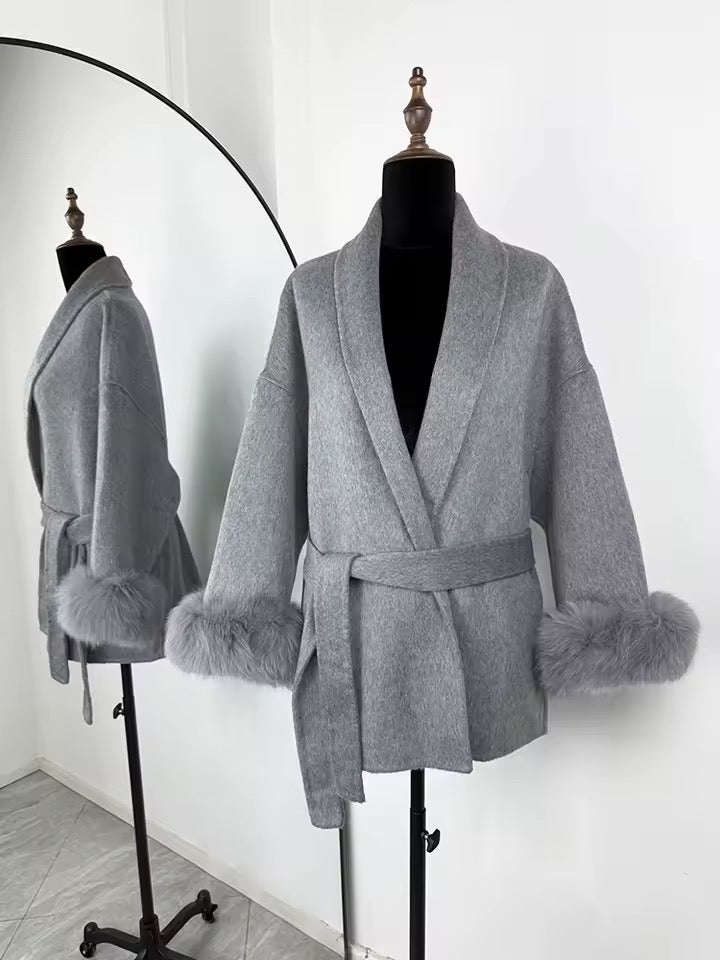 Betsy fur coat- short grey