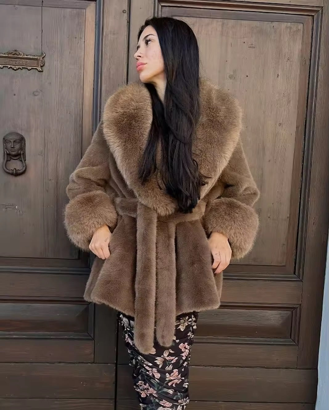 Carrie fake fur coat- brown