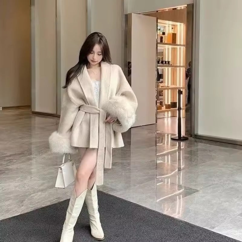 Betsy fake fur coat- beige