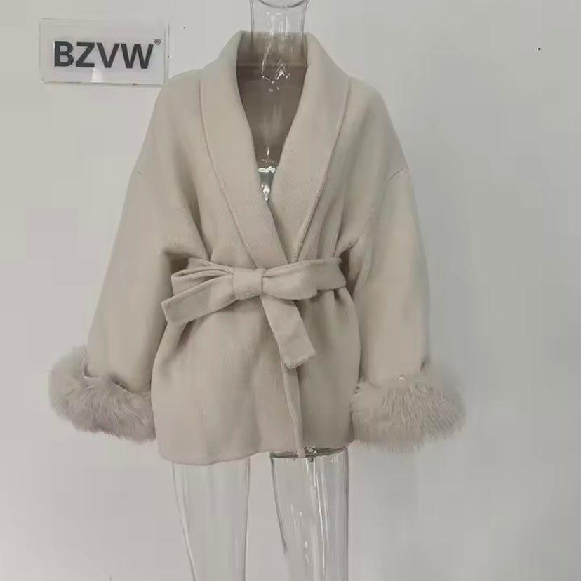 Betsy fake fur coat- beige