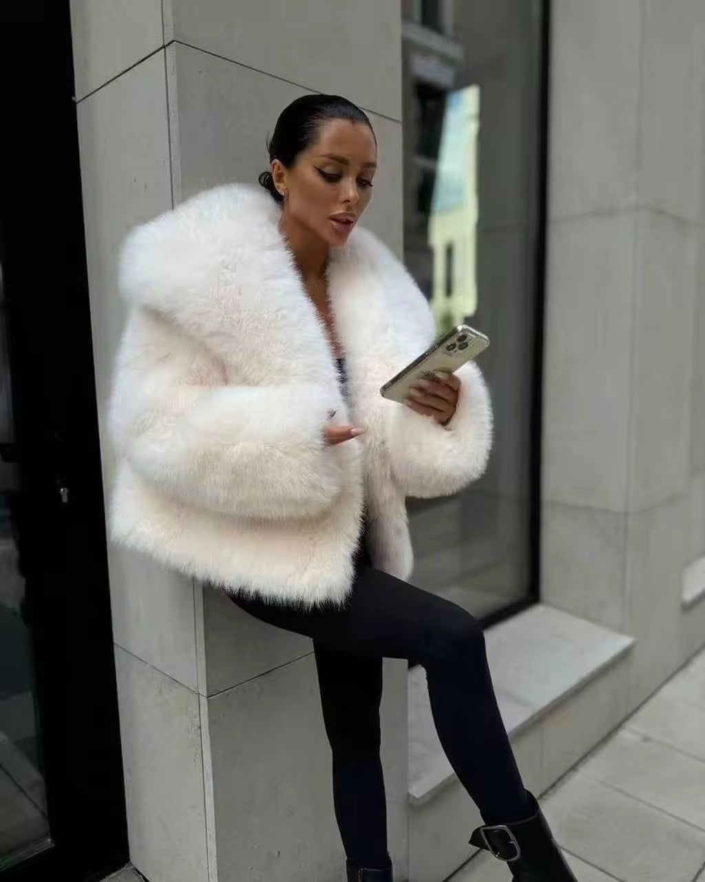 Anaïs fake fur jacket- white